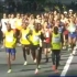 东京马拉松开跑：选手不戴口罩 数千观众围观称“人少正好凑近看”