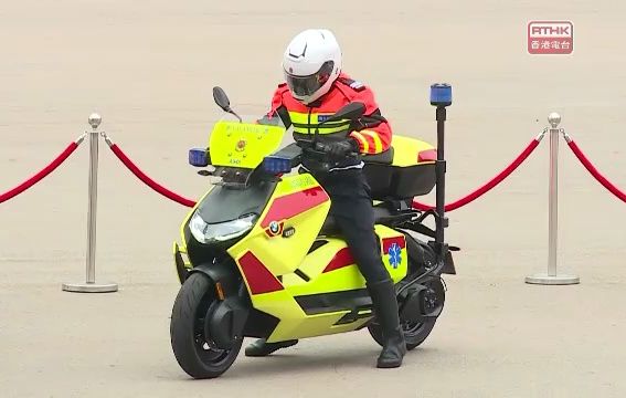 香港消防处首款快速应变电单车——BMW CE 04