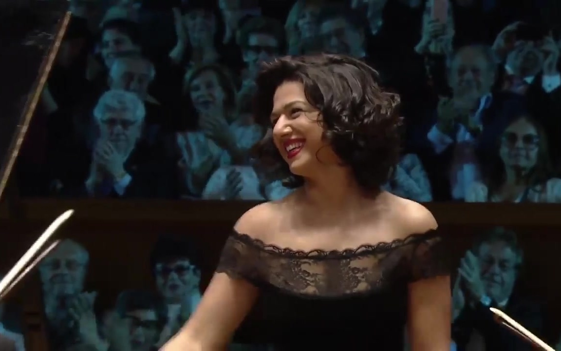 Khatia Buniatishvili & 柴可夫斯基-降b小调第一钢琴协奏曲 第一乐章 Tchaikovsky: Piano ...