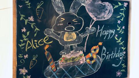 18岁怎么过一个简单的生日 b9368579d331061e3182aed1e23f4fbed17eb041.jpg@480w_270h_1c