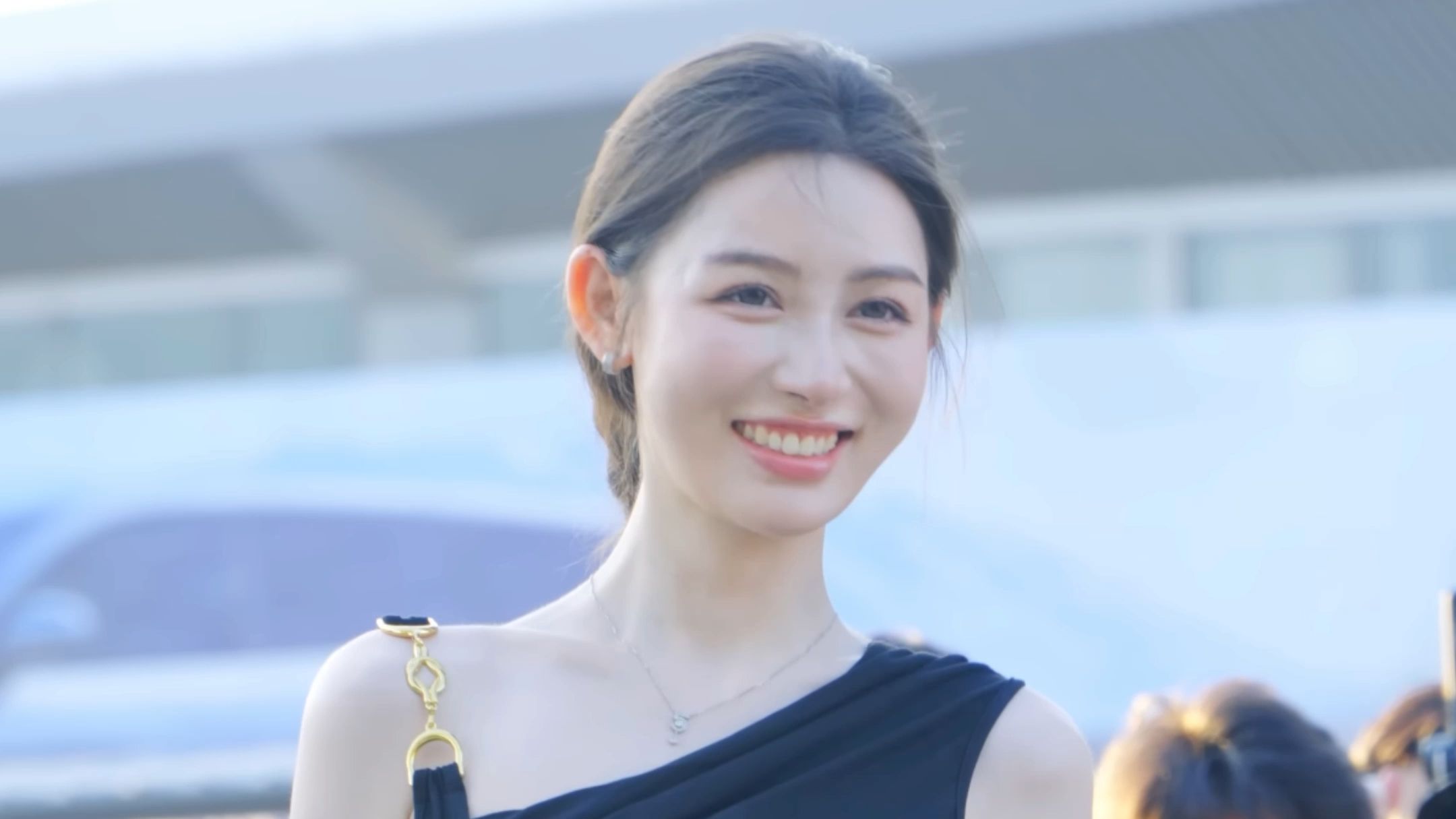 露脚趾，一字带高跟。车模敏敏，大湾区车展，4K无美颜摄影