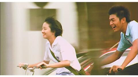 全身蓝色的一部电影 b9cb541634481158bde0d1532c71a1dee22c7076.jpg@480w_270h_1c