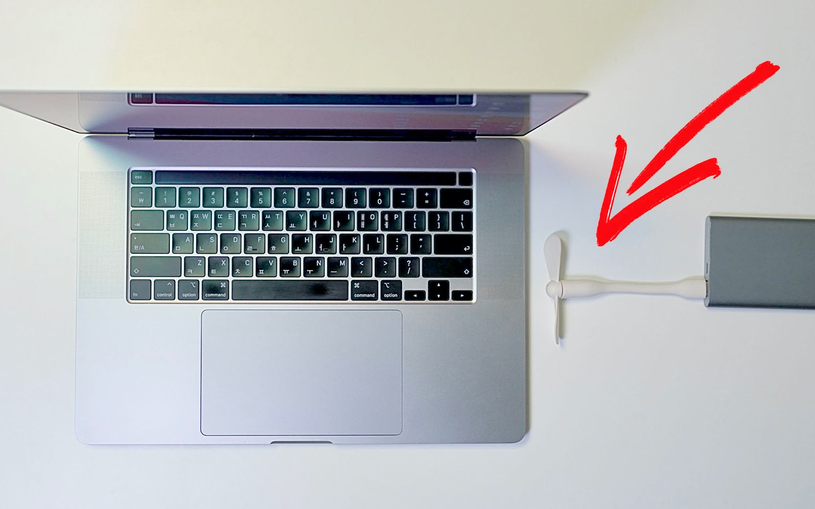真正有效的笔记本电脑散热方法！Feat. 苹果 Macbook Pro 16寸