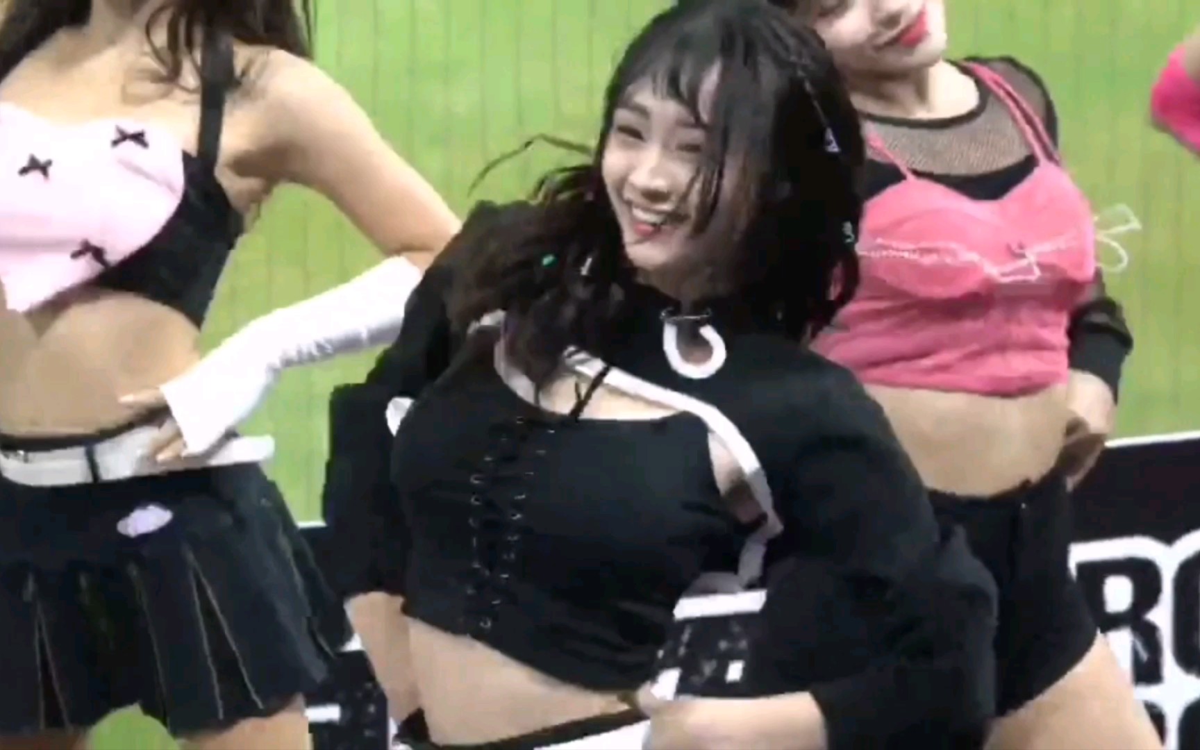 Cheerleader halftime dance, cute as a button!