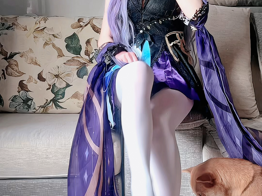 Balls, you're hot. Open your mouth.