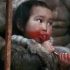 你知道因纽特人的海豹肉有多香吗？连小孩子都吃的满嘴鲜红！