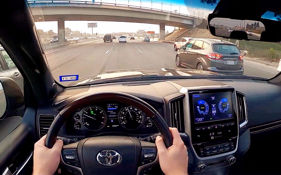 第一视角驾驶2020款丰田兰德酷路泽landcruiser