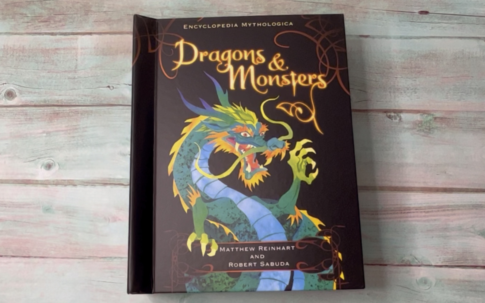 【立体书分享】最初让我入立体书坑的一本：《Dragons & Monsters》（龙与怪兽）