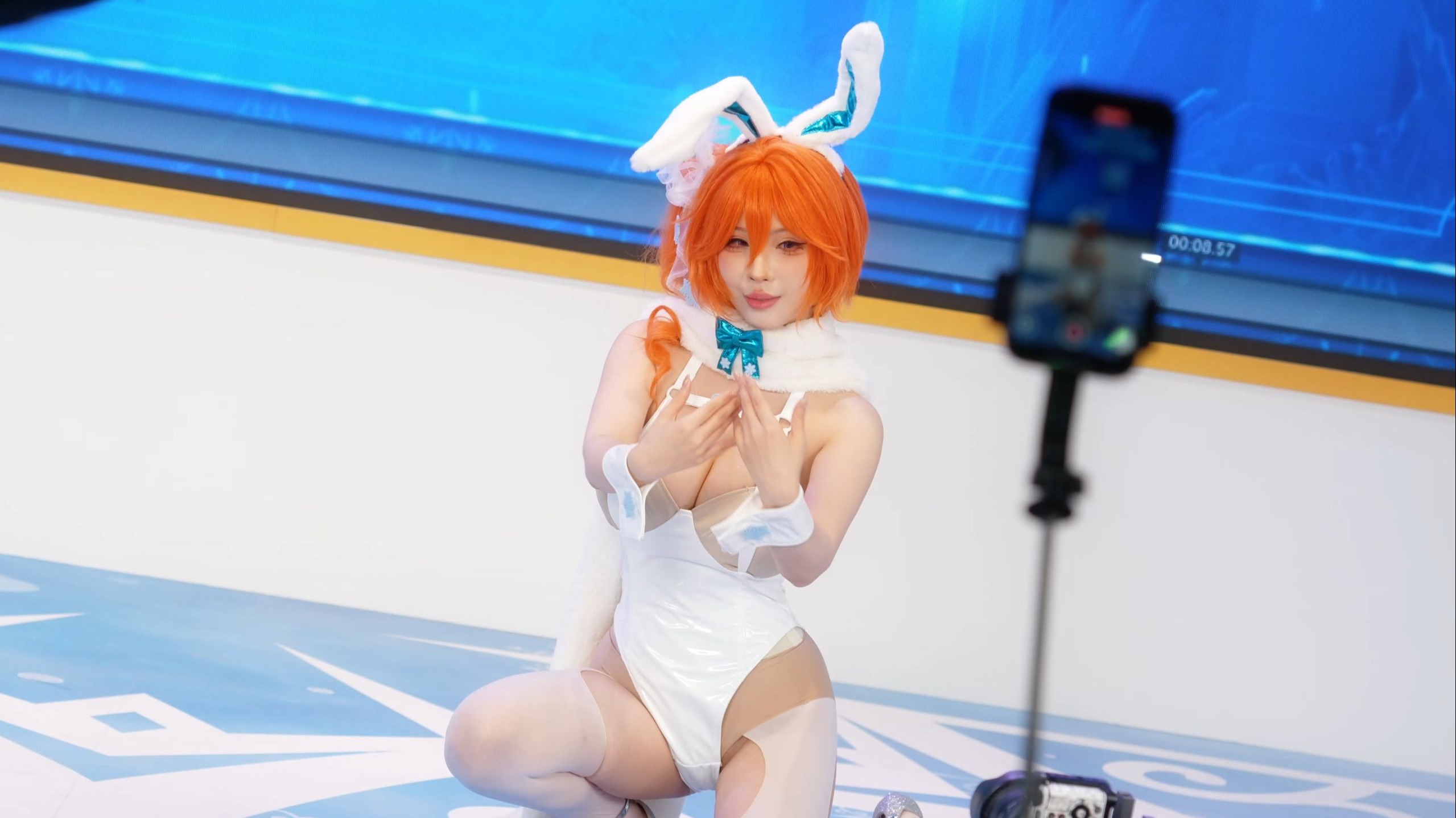 Liang Liangzi is blowing kisses—come catch them!!