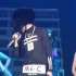 G-Dragon(BigBang)在贾斯丁比伯的演唱会上狂热开嗓——《Crayon》！~台风无敌！