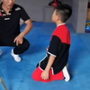 练武术的小朋友被父亲打屁股