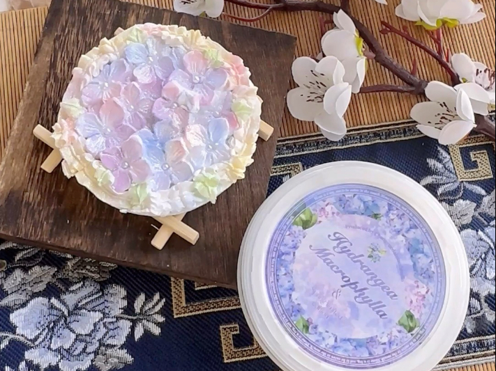 【无尽夏】这个底胶真的很优秀，丝滑奶油的感觉，特别的润，混合完没什么黄油感很轻松渣泡声音也挺大，就是不知道为什么这个视频拍的这么丑啊啊啊啊，没有把奶盖的美拍出来