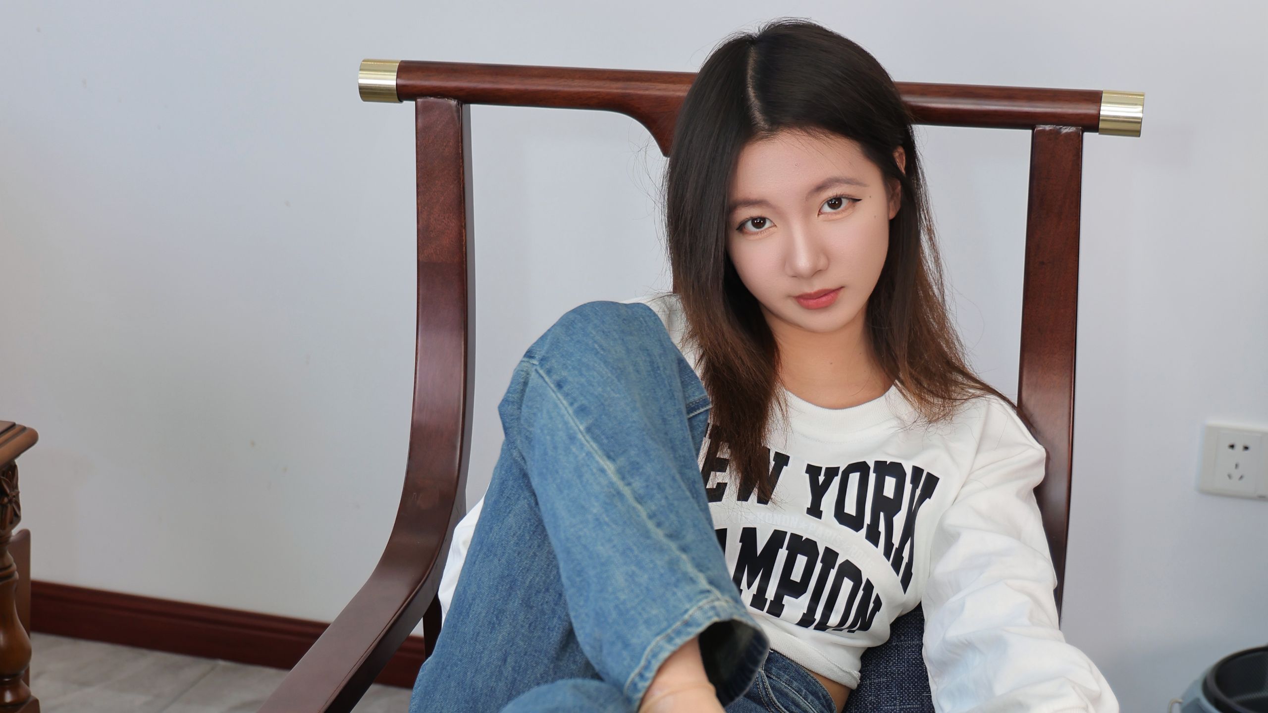 淇淇最新 牛仔裤，库里丝 4K高清写真