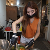 台妹为你制作盐水鸡