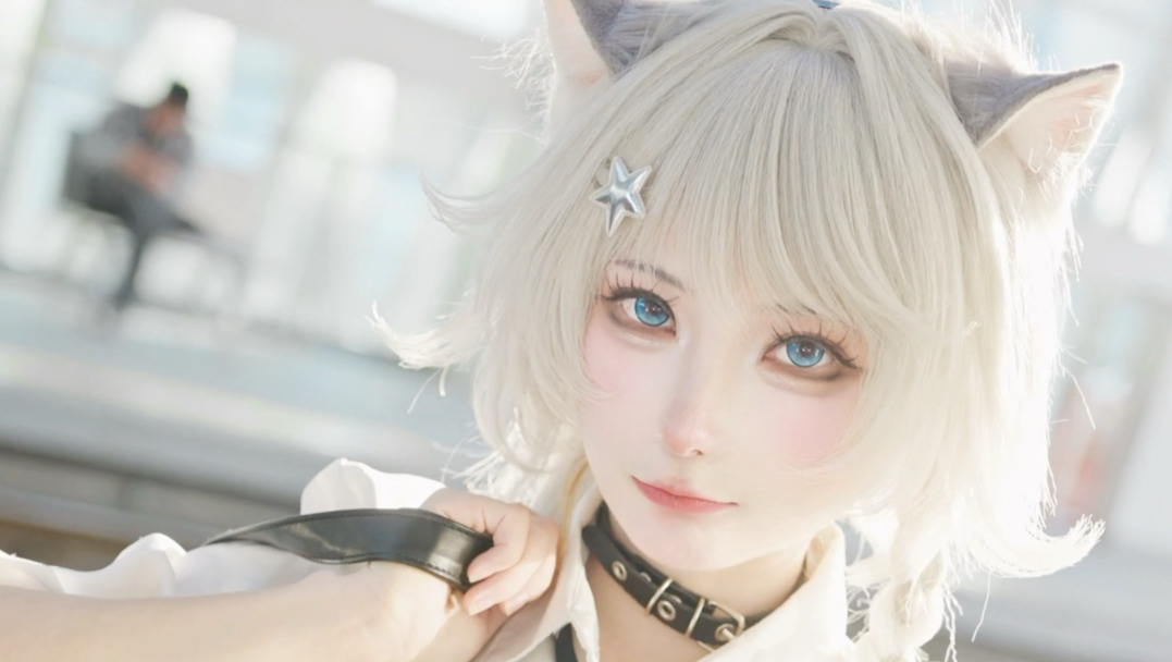 Tie the knot! All who pass by come and let the meow suck!