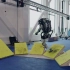 波士顿动力机器人Atlas，刷N遍的高燃跑酷！