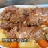 新疆哈萨克族特色美食平锅肉，锅底铺羊尾油，不放一滴水焖熟羊肉