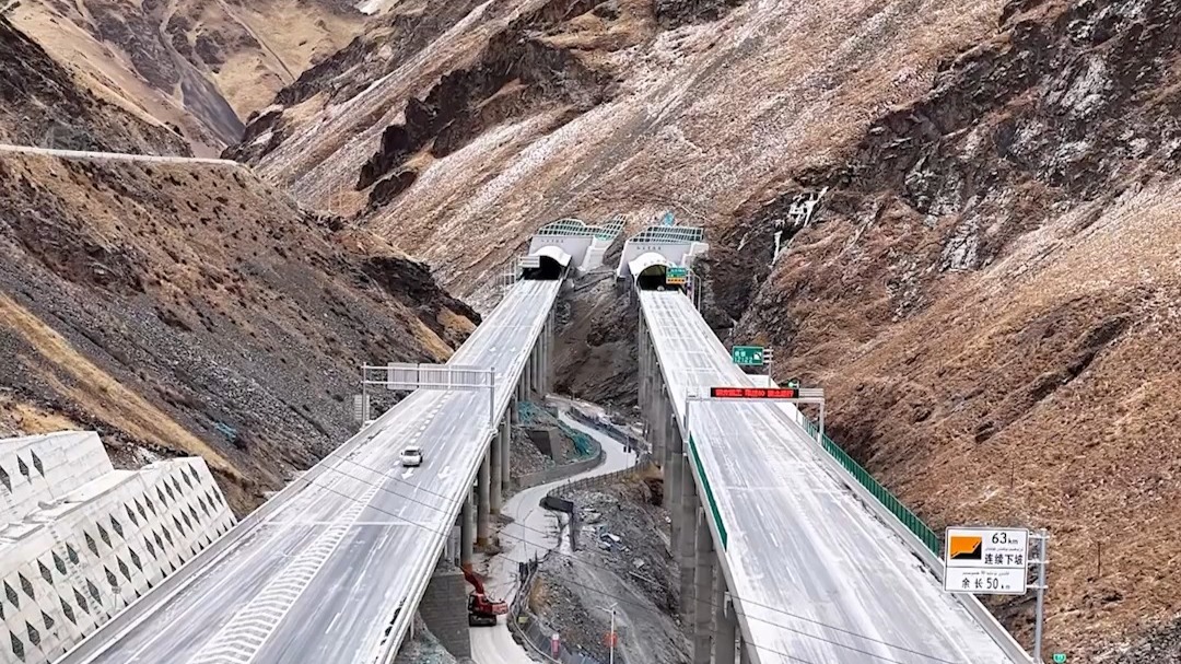 穿越天山，乌尉高速公路今天全线通车！