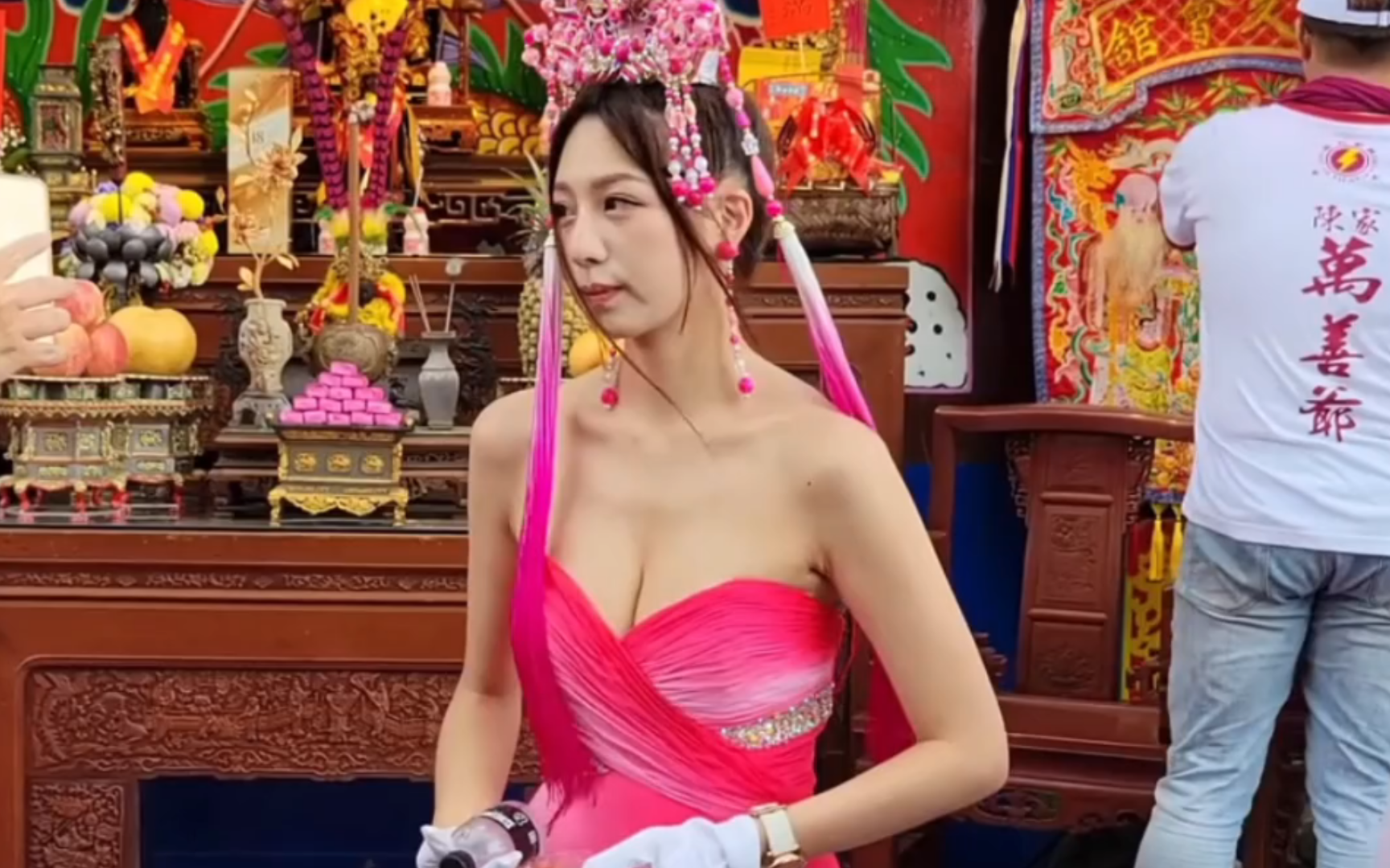 Temple worship culture 91, please do not over-interpretation, civilized worship