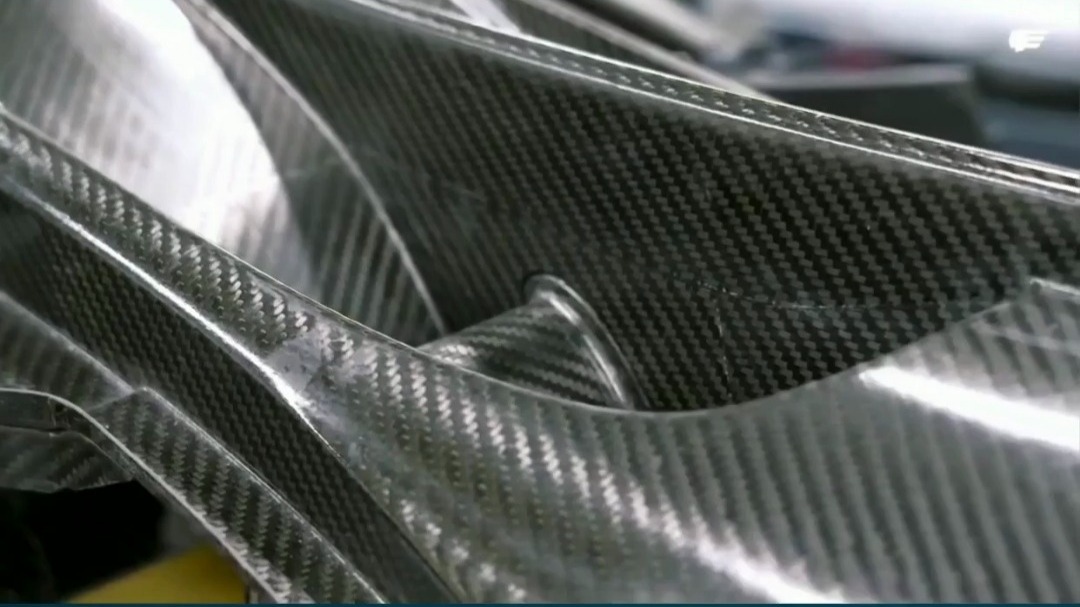 碳纤维废弃物原位再生技术：汽车防撞梁模压生产的降本利器