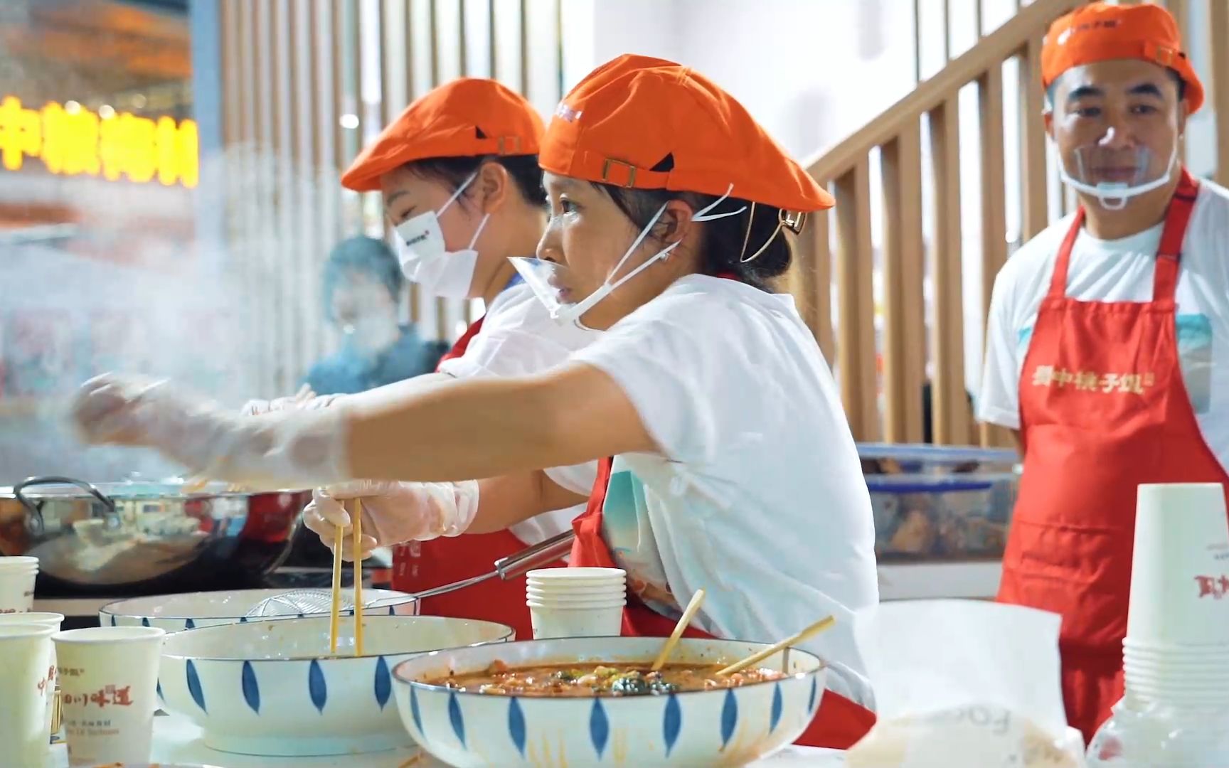 月月嘴馋，桃子姐做一盘土豆饼，焦香美味，大人小孩都爱吃-蜀中桃子姐-蜀中桃子姐-哔哩哔哩视频