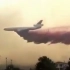 美国德州火灾大型灭火飞机低空灭火