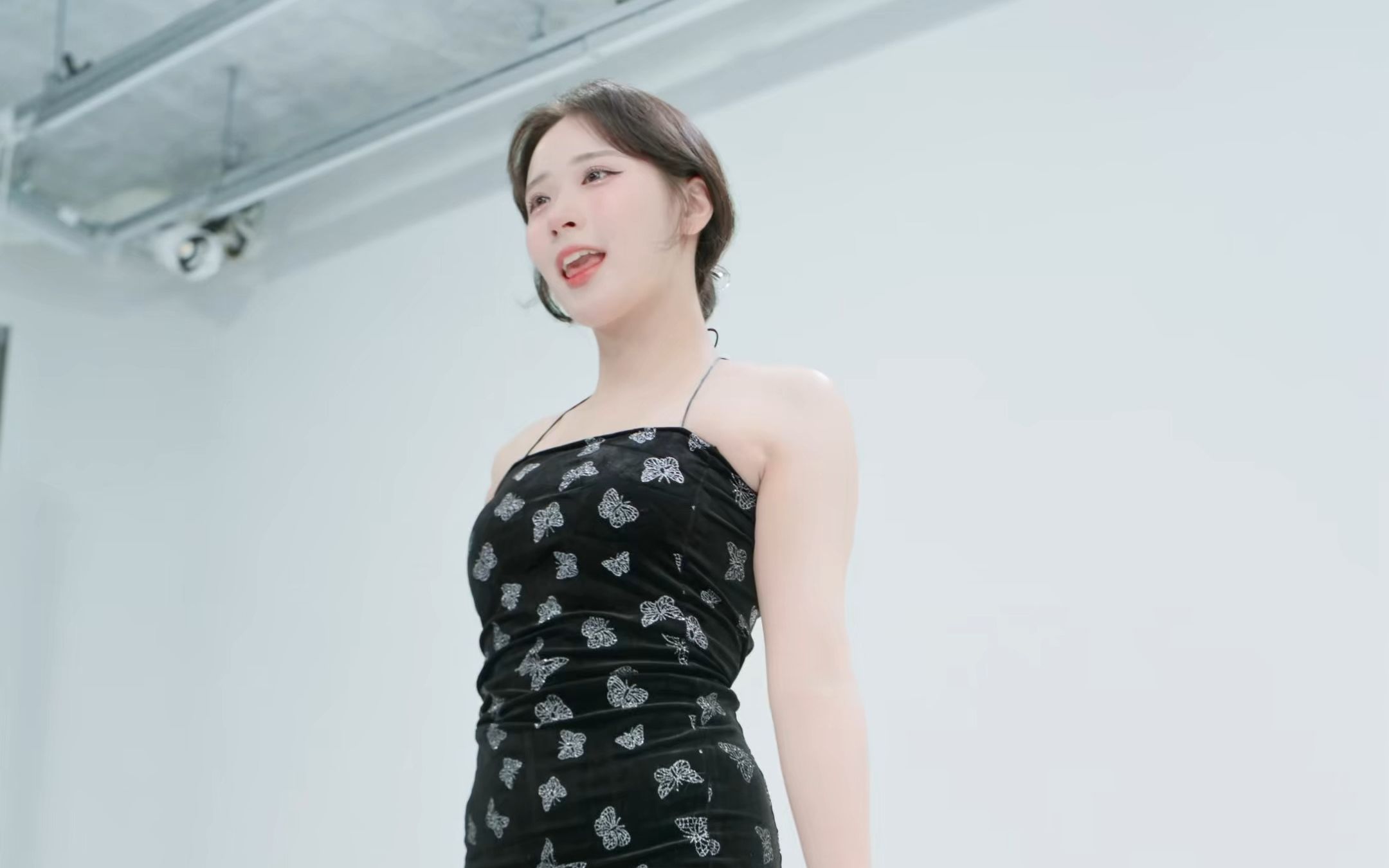 Jung In, DM, black floral dress, side view