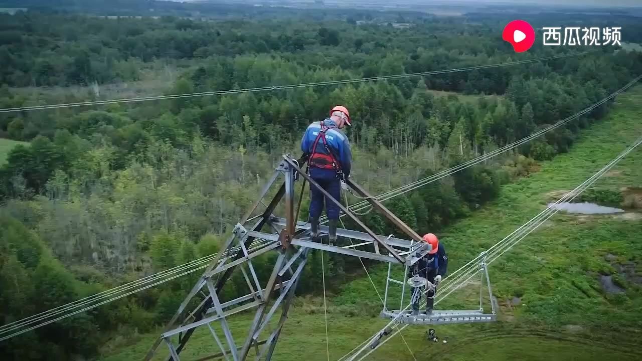 高压线是如何架设安装的，你以为像你想的那么简单？
