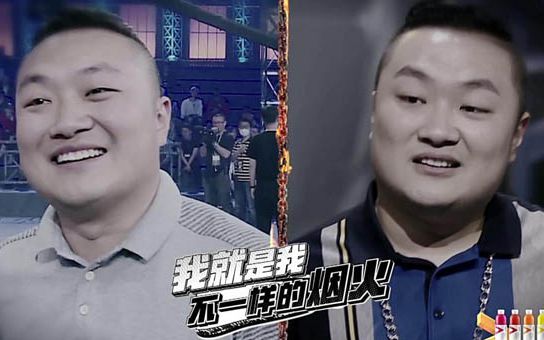 商务男孙八一用计算器表演freestyle