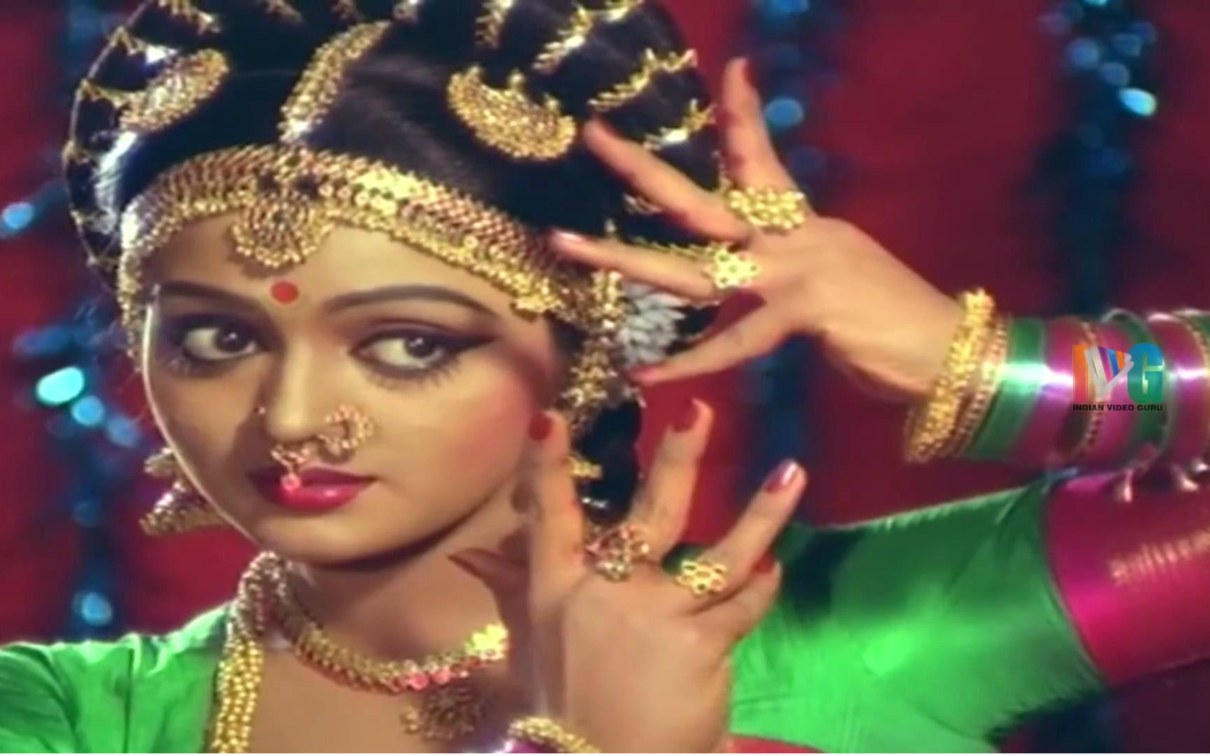 印度公主的华丽角色扮演服装与珠宝_Midjourney图片/作品 - 艺点创意商城