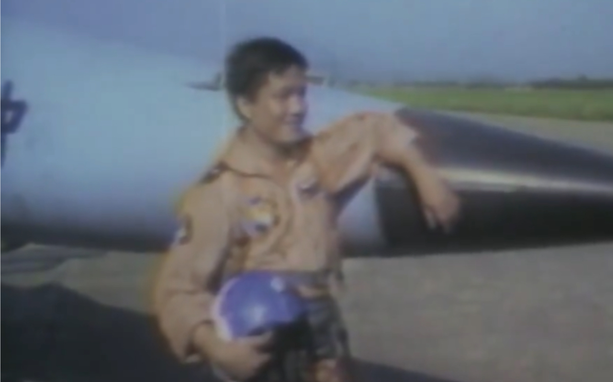 1981年台湾飞行员黄植诚驾机起义回归祖国大陆的真实影像
