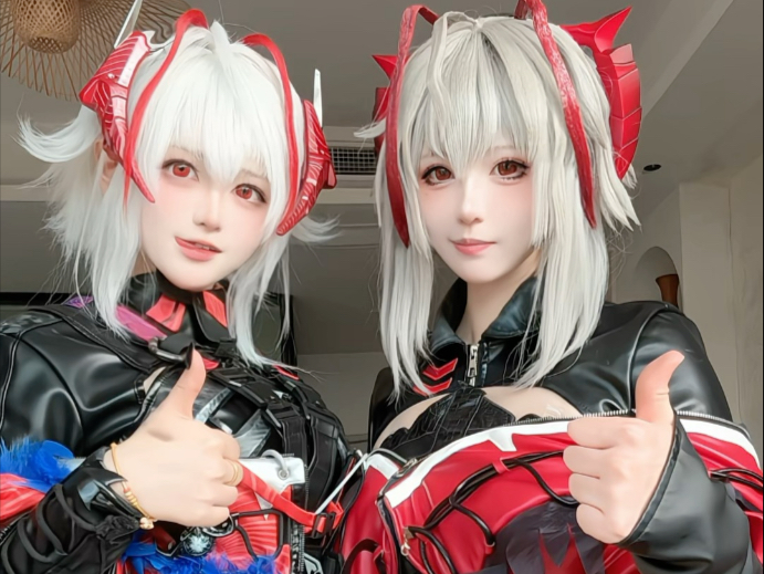 这两只麦小鼠看起来吃很饱了