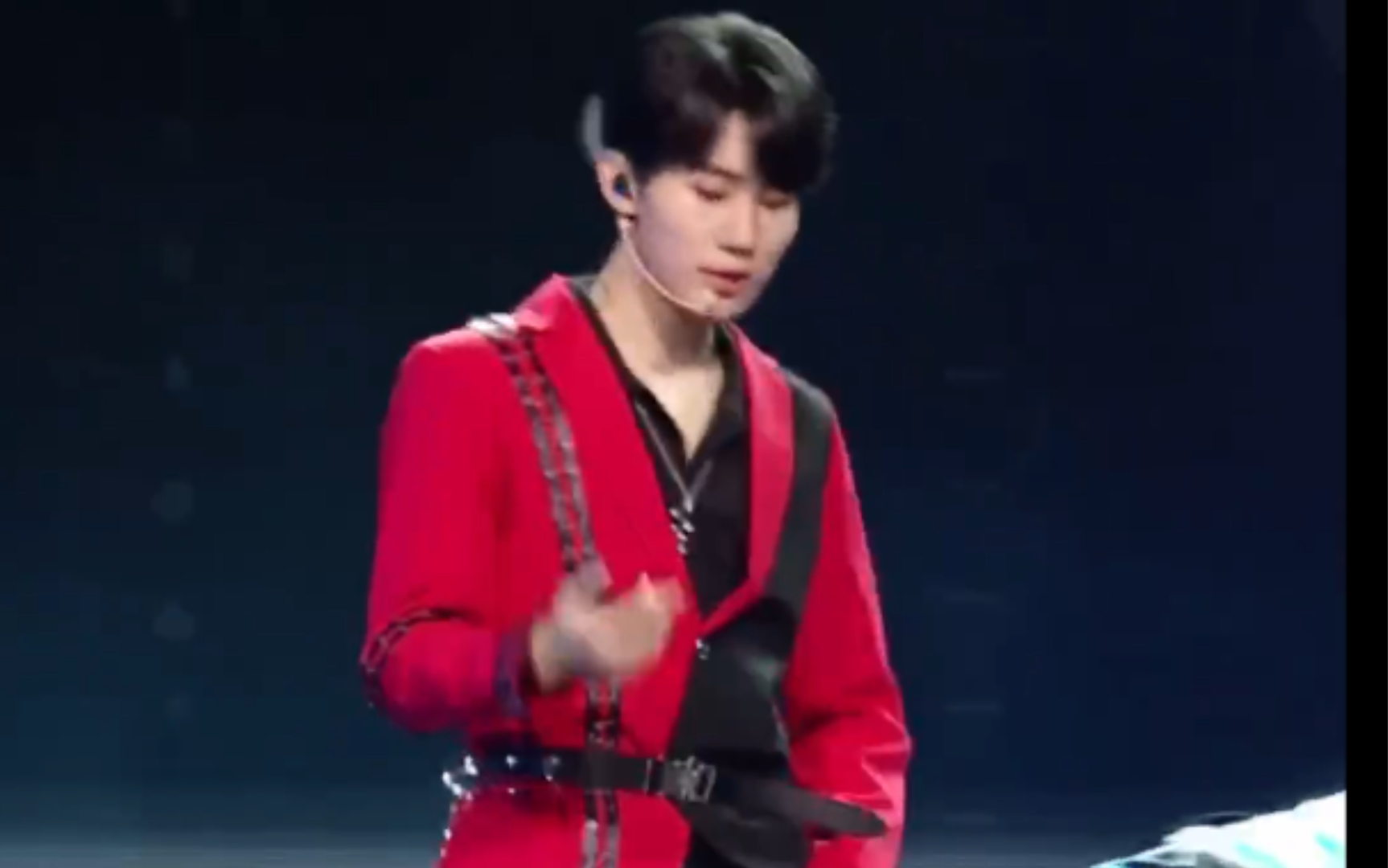 张真源按时长大演唱会直拍看张哥玩转舞台
