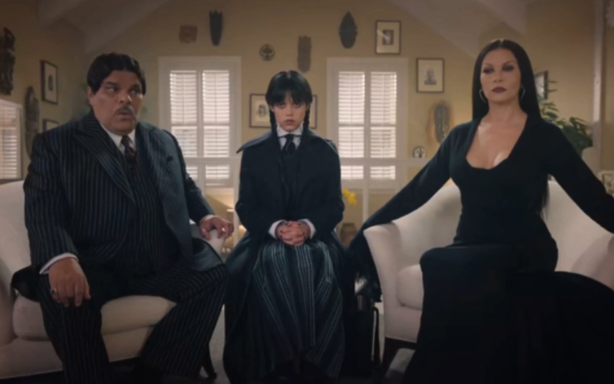 亚当斯一家 Netflix新剧（Wednesday ）《星期三 》星期三的大提琴独奏曲 Paint It Black