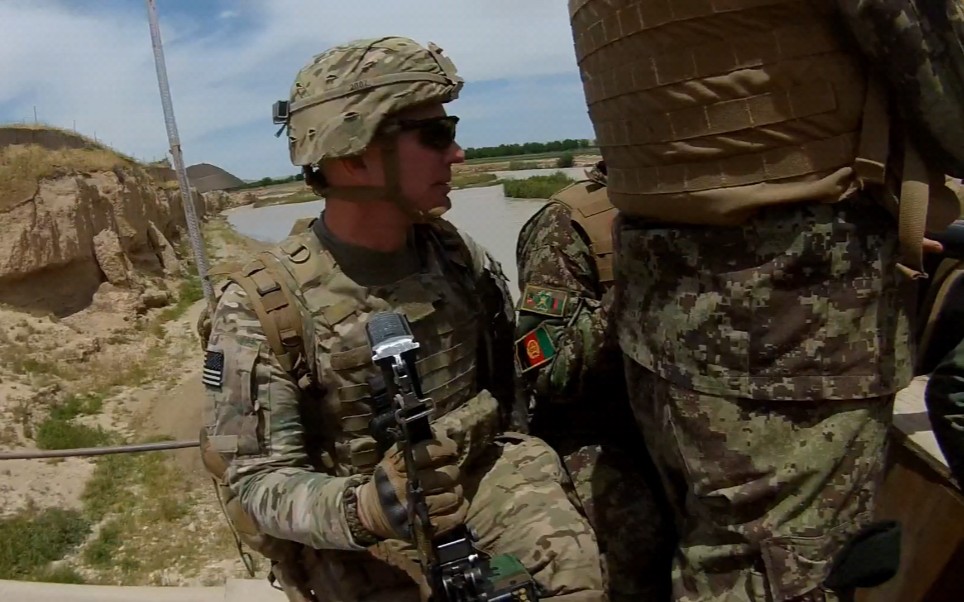 【战争纪录片】2013年美军士兵与前阿富汗国防军带你沉浸式体验阿富汗战争