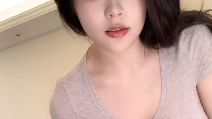 十元泥美 v领抹胸紧身衣 完美身材 录屏20250812