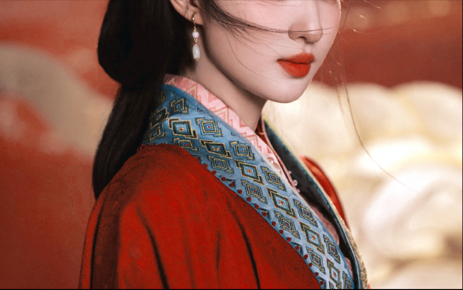 卧槽…她居然靠春晚的怼脸镜头涨粉百万，这就是央妈严选的美貌吗？！