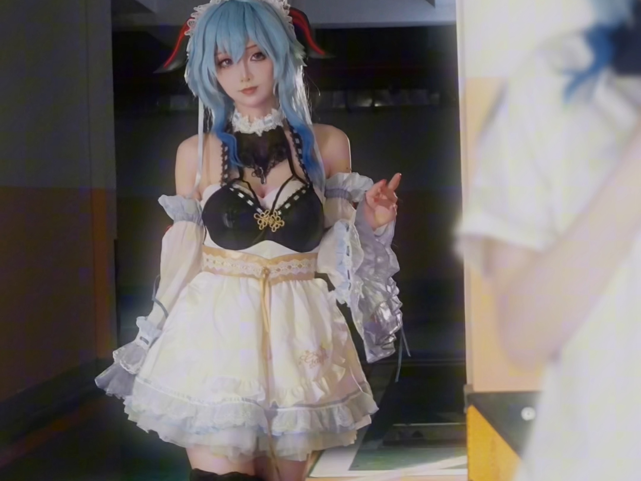 Don't be afraid. I'm right behind you.