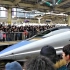 2010年2月新干线500系最后一次从东京站出发，市民欢送道别
