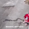 留守女童对着监控喊爸爸，把摄像头当成父母，父亲：相当无奈 今年会早点回家