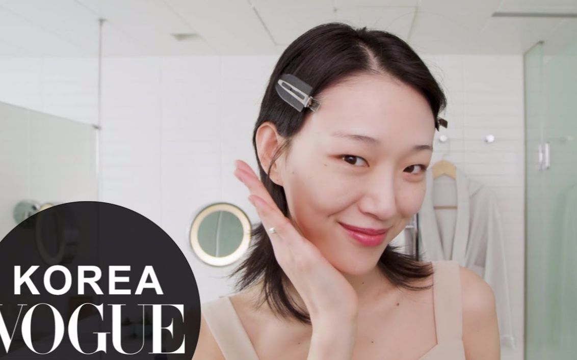 VOGUE | 中韩字幕 顶级模特崔素拉Sora Choi分享她的光泽妆容 Beauty Secrets