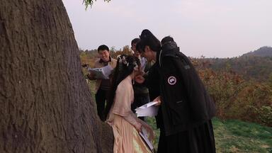 【树咚+强吻】撩爆了！高难度壁咚强吻，太太太欲！（<em class="keyword">亲爱的药王大人</em>）