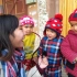 新疆人不会说普通话？采访维吾尔族小朋友，个个汉语说得很溜！