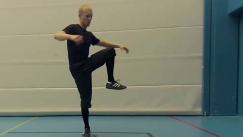 在家怎么练后空翻 c798b473ee8069dbc02fe1b5e5d2079bbd6a98db.png@480w_270h_1c