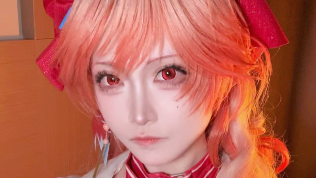 谁又惹她高兴了