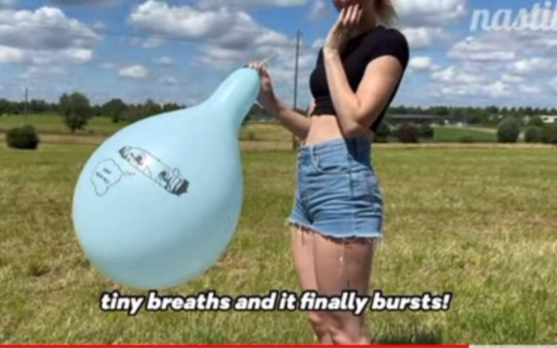 吹爆蓝色可爱气球