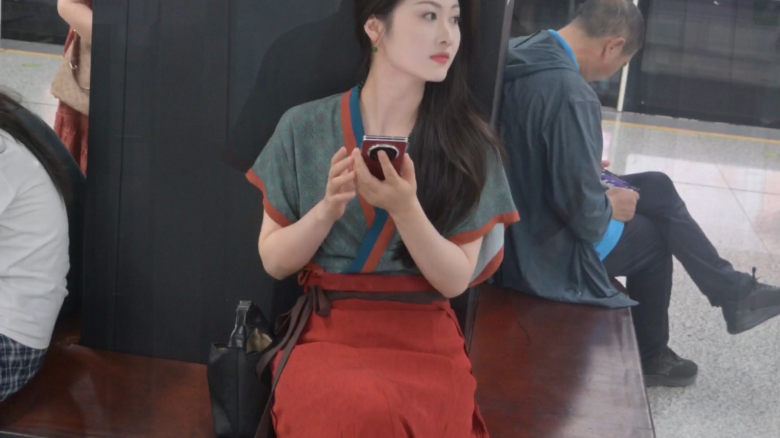 如果汉服延续至今，我们应该就是这样上下班的