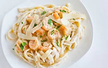 Shrimp Scampi Fettuccine Alfredo Recipe: A Creamy and Flavorful Combination