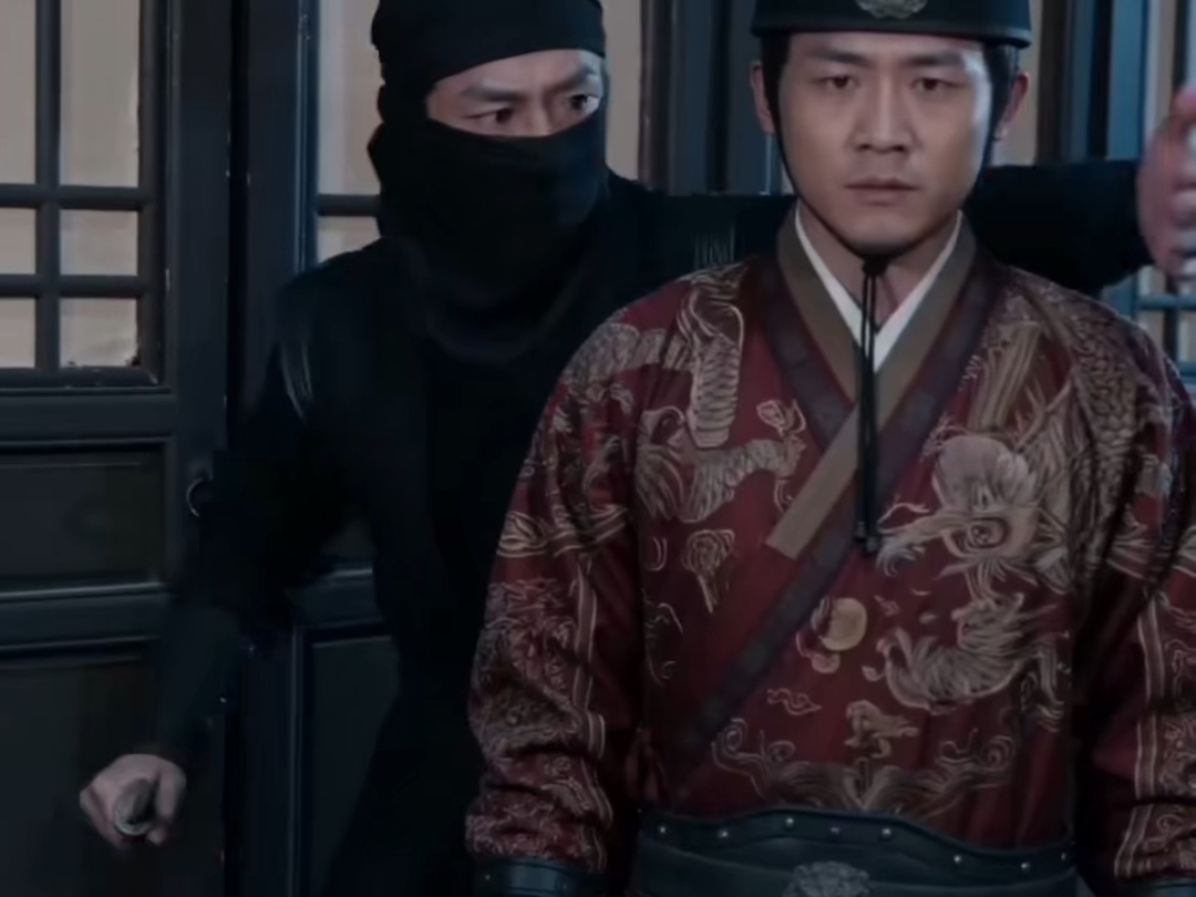 蒙面人暗杀小红和小绿