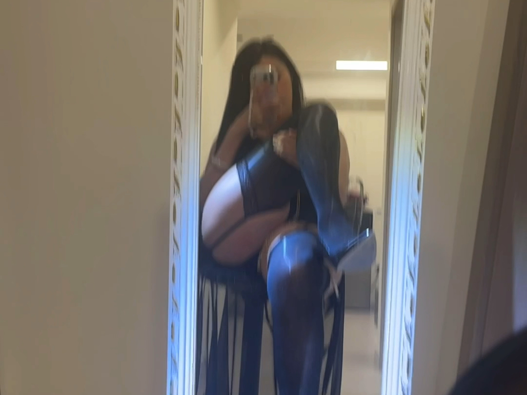 Absolute Legs [Forgot to add a tag to repost...]